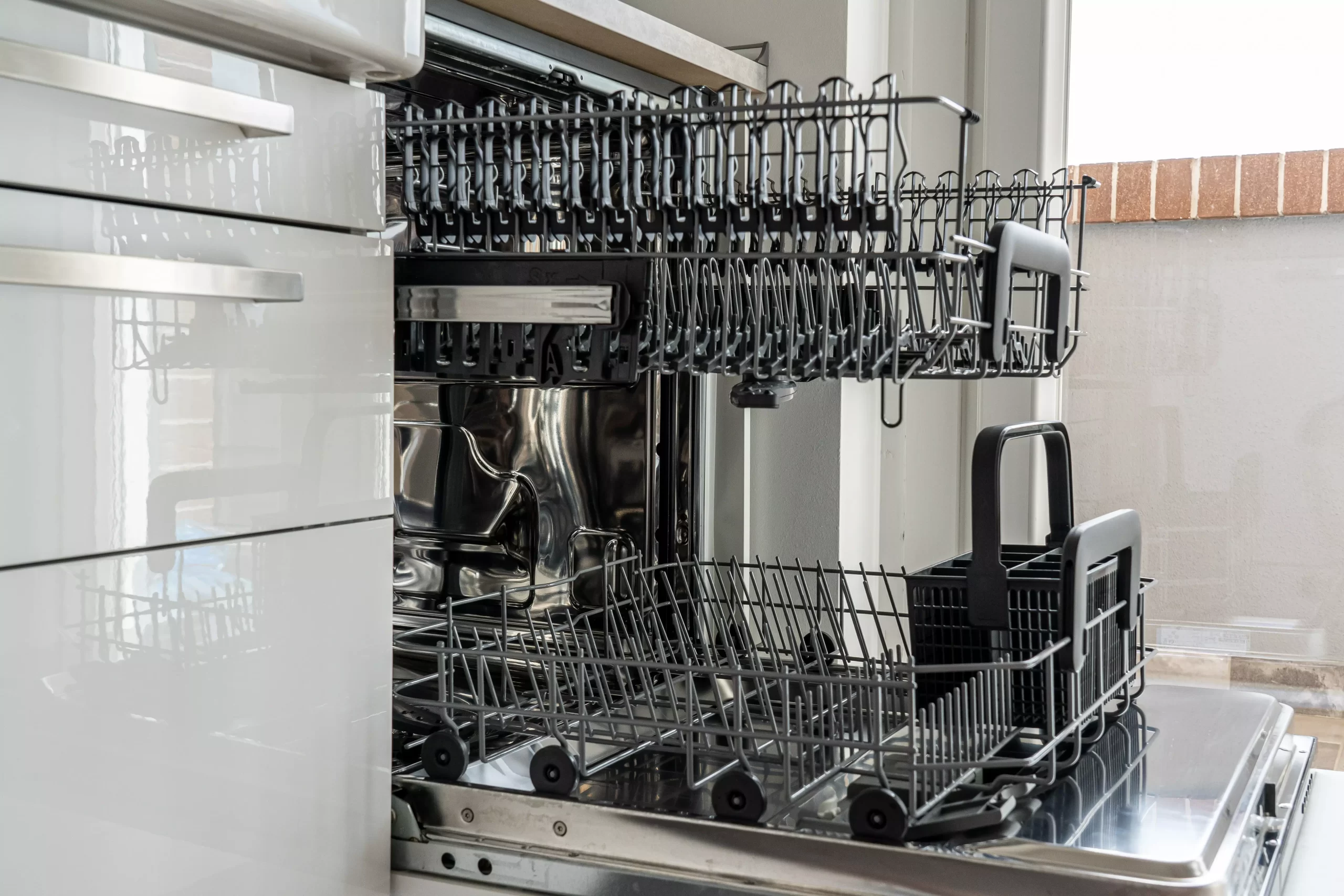 How to Clean Dishwasher With Vinegar and Baking Soda